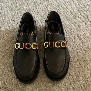Gucci Women Leather Loafer - “Cara”